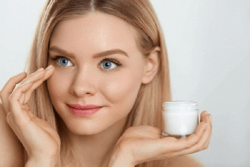 The Best Ways to Use Eye Creams (and How to Make This an Eye-Opening Experience)
